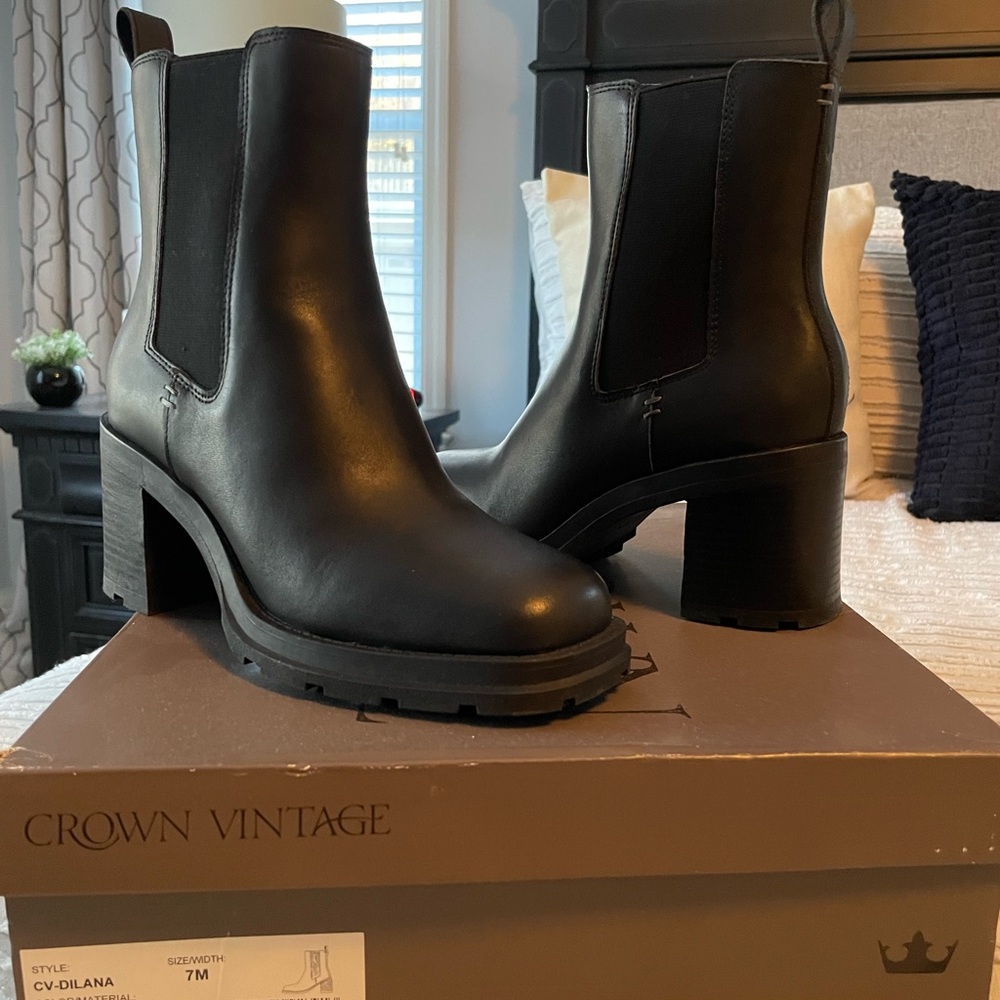 Crown Vintage Black Chelsea Ankle Booties with Textured Leather